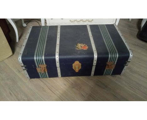 VINTAGE TRUNK