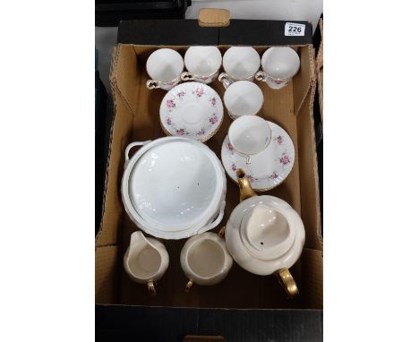 A collection of pottery to include Royal Windsor Cottage Roses cups, saucers, side plates, Wedgwood Campion covered vegetable