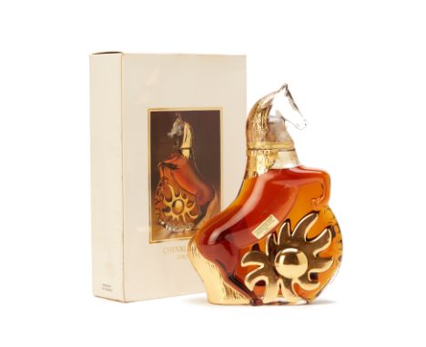ROUYER GUILLET CHEVAL SOLEIL XO COGNAC
One bottle (1x700ml), the bottle modelled as a horse 
With box
Bottle 29cm high
Condit