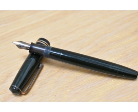A Parker Victory MKIV button fill fountain pen in green with two narrow bands to the cap having Parker 14k England 20 8 nib.