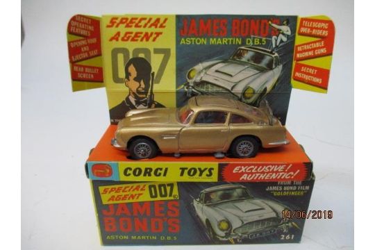 Dinky Toys - Corgi Toys 261 James Bond Goldfinger, Aston Martin DB5 ...