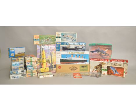 EX-SHOP STOCK: A varied selection of model kits by Airfix, Italeri, Hat and others including sixteen boxed Hasegawa aircraft 