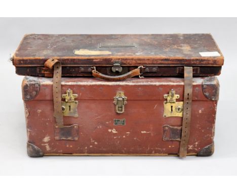A Victorian leather covered shotgun case, applied with a brass plaque engraved 'F J Dundas', 82.5cm wide x 31cm deep x 8.5cm 