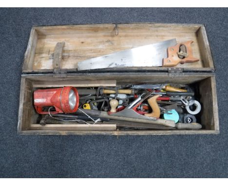 A pine joiner's tool box of hand tools 