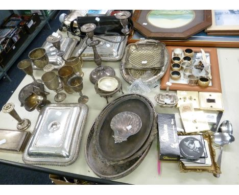 A LARGE QUANTITY OF ELECTROPLATE, TO INCLUDE, THREE OBLONG ENTREE DISHES, CANDLESTICK, GOBLETS, TANKARDS, BRASS LIGHT SWITCHE