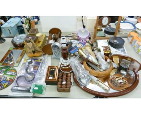 MIXED LOT TO INCLUDE; VARIOUS OLD TINS, A BAROMETER IN CIRCULAR OAK CASE, CUTLERY, LAMPS AND MIRRORS ETC...... 
