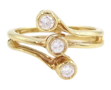 14ct gold three stone round brilliant cut diamond ring, stamped, total diamond weight approx 0.25 caratCondition Report:Appro
