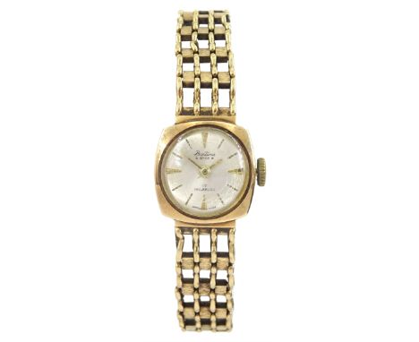 Bentima Star ladies 9ct gold manual wind wristwatch, on integral 9ct gold bracelet, hallmarkedCondition Report:Approx 14.2gm 