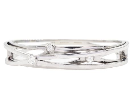 Boodles 'Labyrinth' platinum round brilliant cut diamond bangle, London 2009, total diamond weight approx 0.50 caratCondition