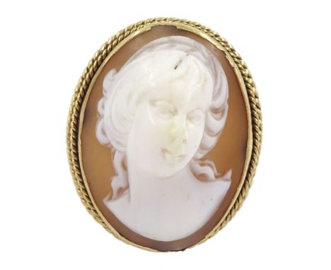 9ct gold cameo ring, depicting a portrait bust of a woman, Birmingham 1973Condition Report:Approx 8.8gm, size L-M, overall he