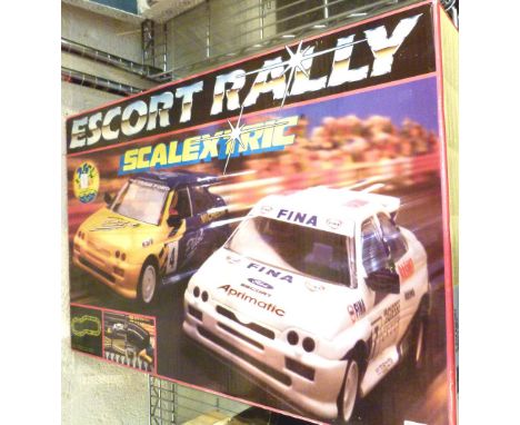 SCALEXTRIC. Scalextric Escort Race Rally set in box
