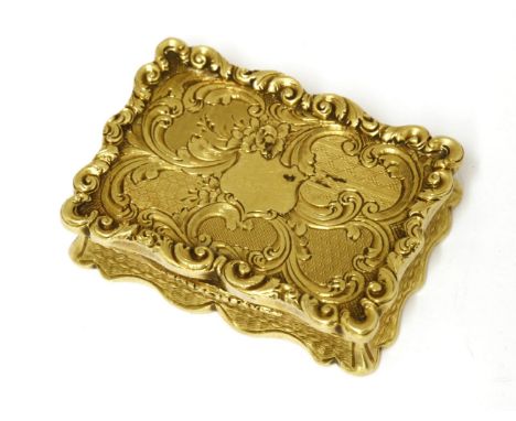 An 18ct gold vinaigretteJohn Yapp and John Woodward, Birmingham 1846,the cover and base with engraved decoration within cast 