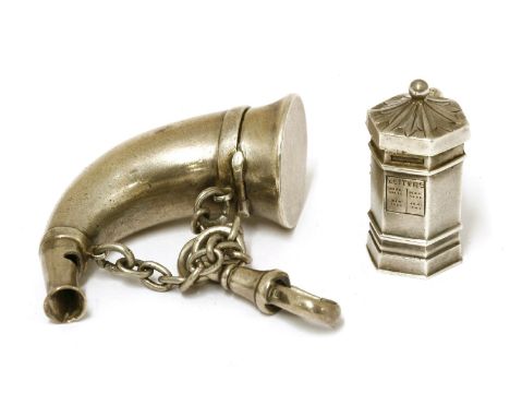 A silver hunting horn-shaped whistle and vinaigrette,Sampson Mordan & Co., London,5cm long,together with a silver vinaigrette