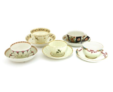 Four tea bowls and saucers,late 18th/early 19th century, anda Worcester teacup and saucer,late 18th century, with a 'Chinese 