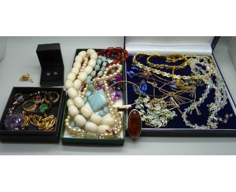 Vintage and other jewellery including a white bead necklace with Milor silver fastener, a silver ring, gold tone jewellery, e