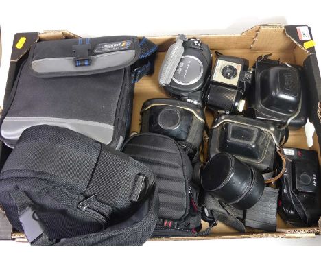 A collection of vintage cameras, to include Kodak and Minolta
