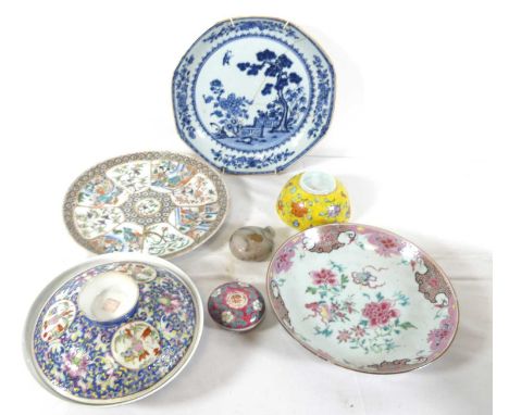 A collection of 18th century and later Chinese porcelain, to include a Canton plate decorated with alternating panels of figu