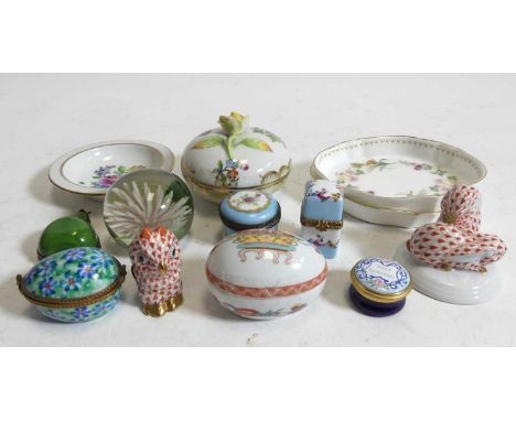 A Herend hand painted porcelain figure group of two rabbits, h.5.5cm; together with a Herend hand painted porcelain figure of