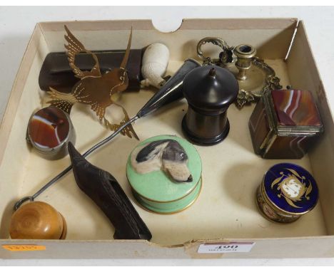 A collection of miscellaneous items, to include a snuff shoe, hardwood string box, candle snuffer, and a miniature brass cham