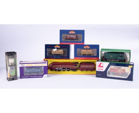 A mixed collection including OO Gauge King George VI, Lima HL6025 rail washing wagon etc, boxed.