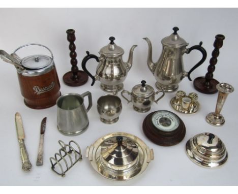 A mixed lot of silver plate to include tea sets, oak and silver plated biscuit barrel, various flatware, toast rack, etc, tog