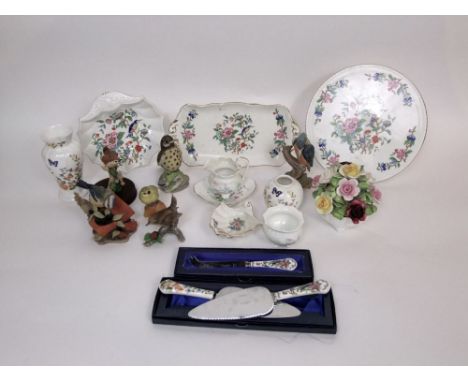 A collection of ceramic bird groups including Royal Worcester green finch, Wedgwood thrush, Wedgwood kingfisher, etc, togethe