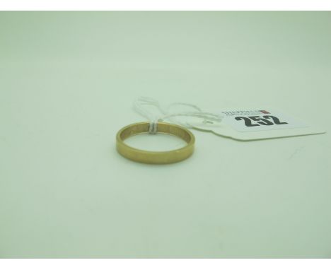 A Plain Wedding Band, stamped "375" (finger size R) (2.2grams). 