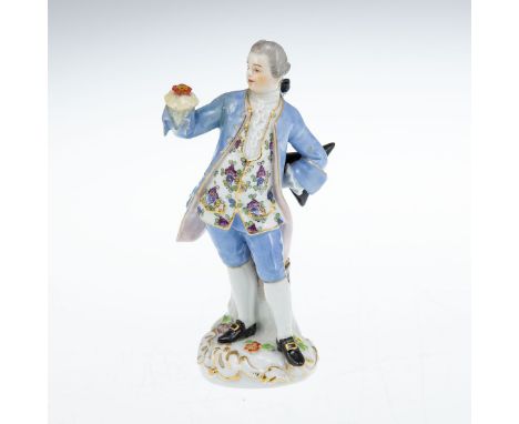 Jüngling mit DreispitzStaatliche Porzellan Manufaktur, Meissen 1935-1947. Porzellan, weiß, glasiert. Polychrom und Gold bemal