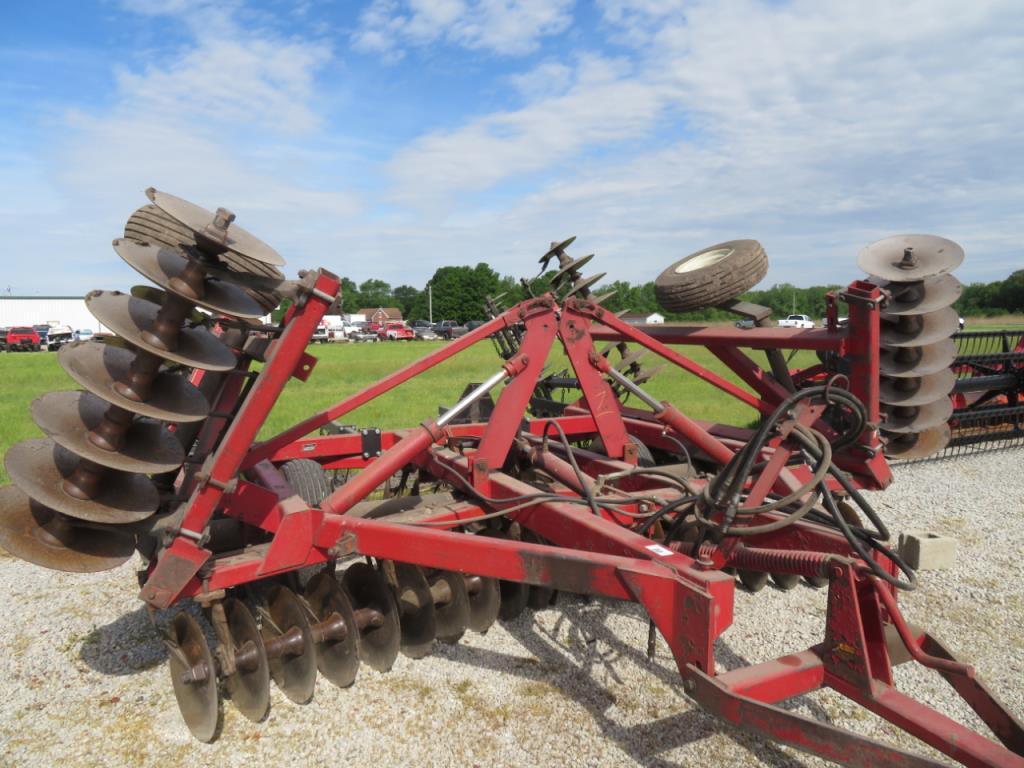 22ft IH 490 disk Remlinger spike tooth harrow