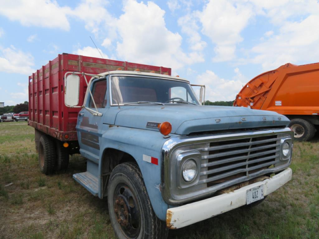 Ford 1969 F600 4spd Grain Truck Midwest Bed And Twin Hoist, Guaranteed 