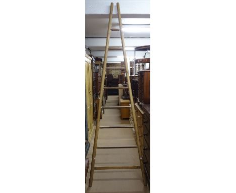 A Vintage 8-rung apple picking ladder 