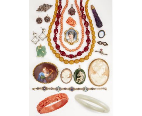 A GROUP OF JEWELLERY, including; A CORAL BEAD NECKLACE; A CORAL BROOCH; A MICRO MOSAIC BRACELET; CAMEO AND ENAMEL BROOCHES in