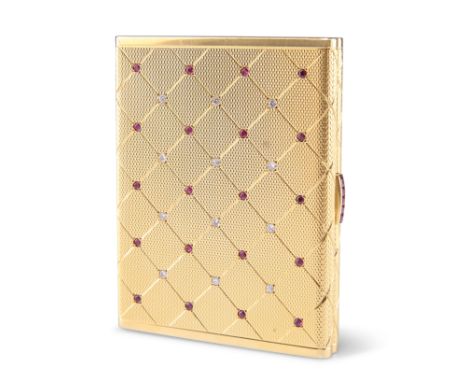 AN 18 CARAT GOLD, RUBY AND DIAMOND COMPACT,&nbsp;rectangular, the hinged cover set with rubies and diamonds, the whole with e