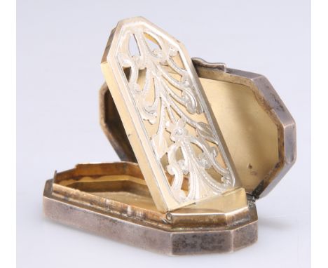 AN EDWARDIAN SILVER VINAIGRETTE,&nbsp;by&nbsp;Robert Chandler, Birmingham 1906, of large proportions, rectangular with canted