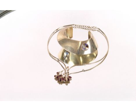 A C Banquise Paris white metal bangle; and a white metal and enamel pendant necklace, stamped 925