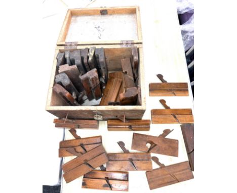 Vintage wooden box containing approx 27 moulding planes 