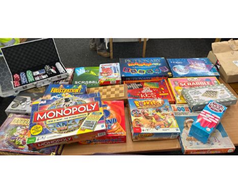 Large selection of vintage and later games includes scrabble, frustration etc 
