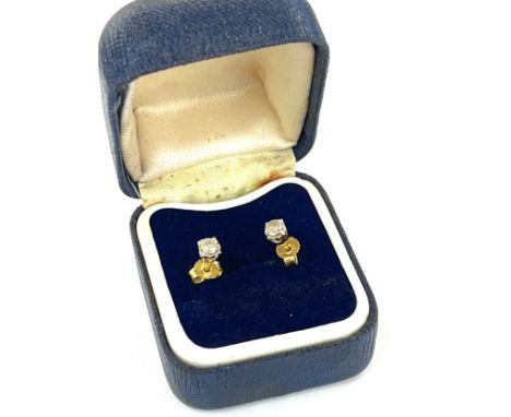 9ct gold diamond stud earrings, diameter of diamonds approximjately 3mm, weight 0.7g 