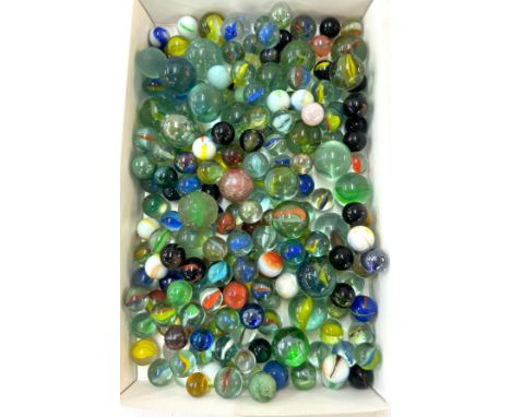 Large selection of vintage and later marbles 