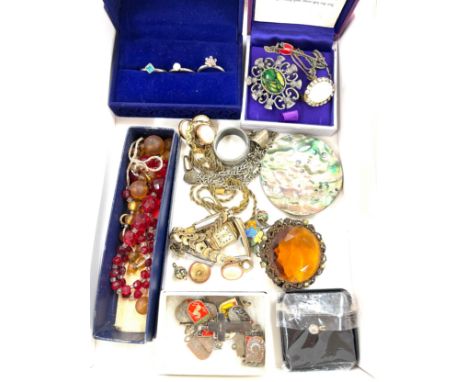 Selection of vintage and later jewellery to include Silver rings, Scottish brooch etc 