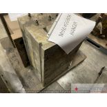 PLASTIC INJECTION MOLD - Hanger