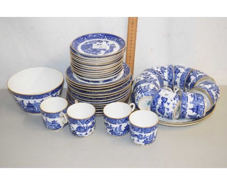 A quantity of Worcester blue and white tea wares