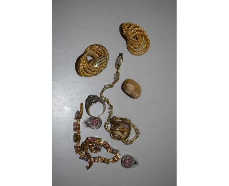 Small mixed lot of costume jewellery