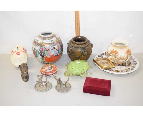 Mixed Lot: Reproduction Chinese ginger jar, various ornaments, vases etc