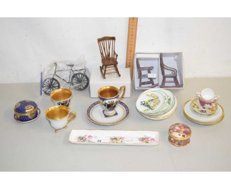 Quantity of various miniature china including trinket boxes etc