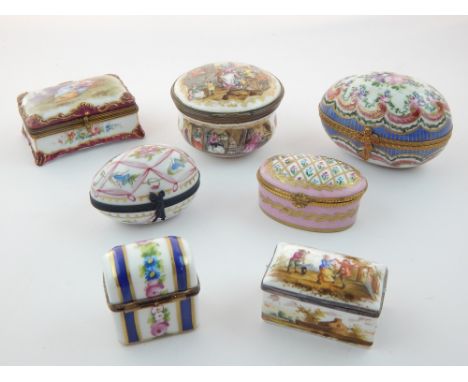 Late 19th century German ceramic circular box, the cover decorated with figures in a busy street, 8cm d, with six further Fre