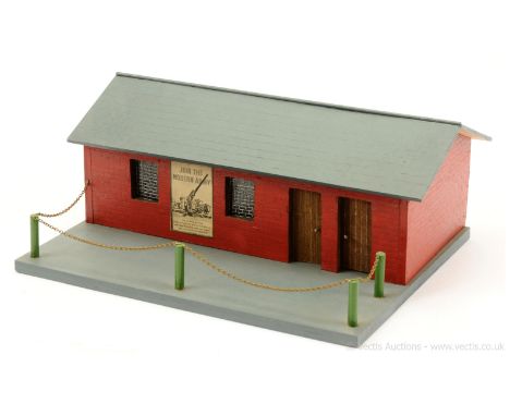 Hugar for Britains - Set 1739 - Gunners Quarters [1939 issue], comprising: a one Storey Barrack Type Building [10.75 x 8.75 x