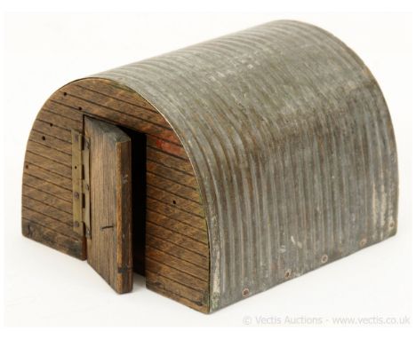 Hugar for Britains - Set 98F - Nissen type Storage Shed, 1940 Issue, comprising: Half circular Corrugated Tin roofed Army Hut