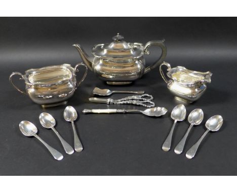 A set of six Victorian silver teaspoons, H J Lias & Son (Henry John Lias & Henry John Lias), London 1868, 4.10toz, 14.5cm lon