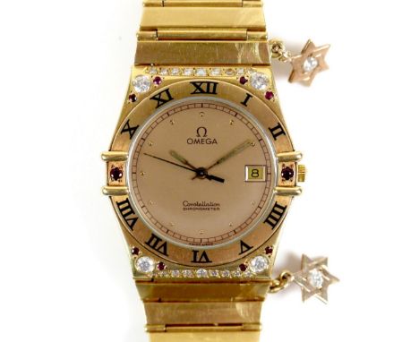 An 18K yellow gold Omega Constellation Manhattan Chronometer gentleman's wristwatch, model 198.0140, circa 2000, the circular